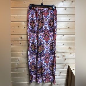 Patterned wide leg pants. Size medium